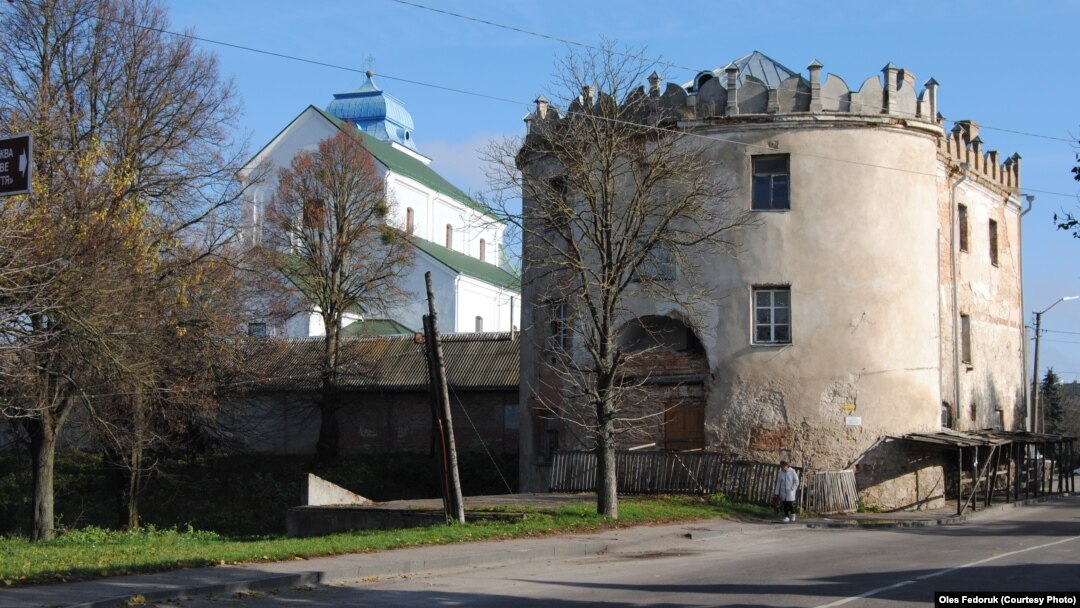 Луцька брама XVI‒XVII століть, Дубно