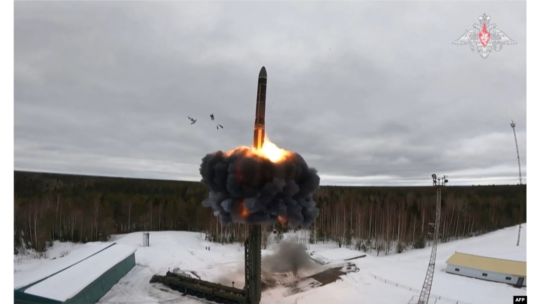 Кадър, публикуван от руското министерство на отбраната на 1 март 2024 г., за който се твърди, че показва тестово изстрелване на междуконтинентална балистична ракета.