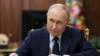 Путін відхилив пропозицію про повне припинення вогню 21 квітня, стверджуючи, що Україна намагається «перехопити ініціативу й говорити про розширення» перемир’я, і зазначаючи, що Росії потрібно буде «уважно все оцінити»