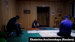 პანკისის ტრადიციული ისლამის მიმდევარ მეჩეთს ახალი იმამი ჰყავს - გავრცელებული ჩანაწერების თანახმად, მას რამზან კადიროვს დაქვემდებარებული უწყება უჭერს მხარს