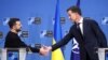 Президент України Володимир Зеленський і Генсек НАТО Марк Рютте у штаб-квартирі Альянсу в Брюсселі. Бельгія, 17 жовтня 2024 року