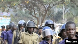 Policija na mjestu bombaškog napada 12. jul 2010. 